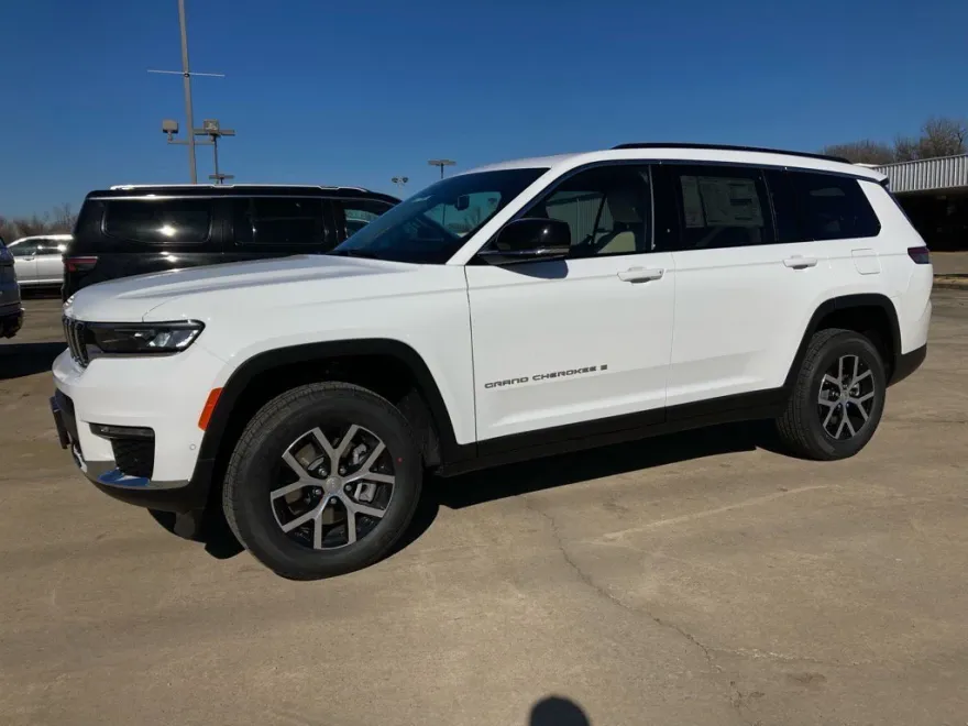 2025 Jeep Grand Cherokee Limited photo 1