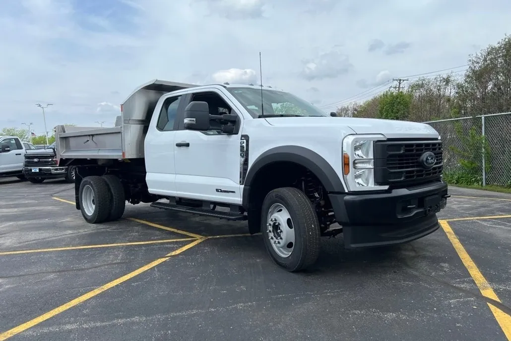 2024 Ford F-550 photo 1