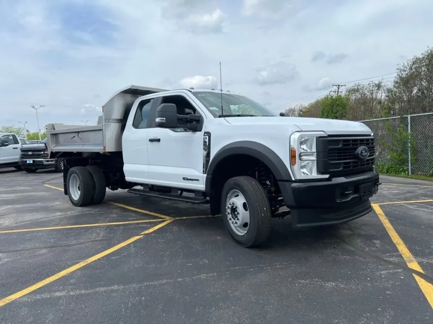 2024 Ford F-550 photo 1
