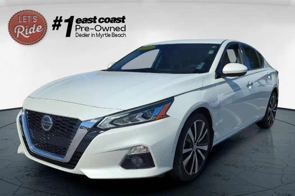 2022 Nissan Altima 2.5 Platinum photo 1