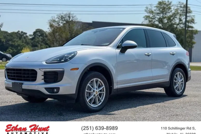 2016 Porsche Cayenne photo 1
