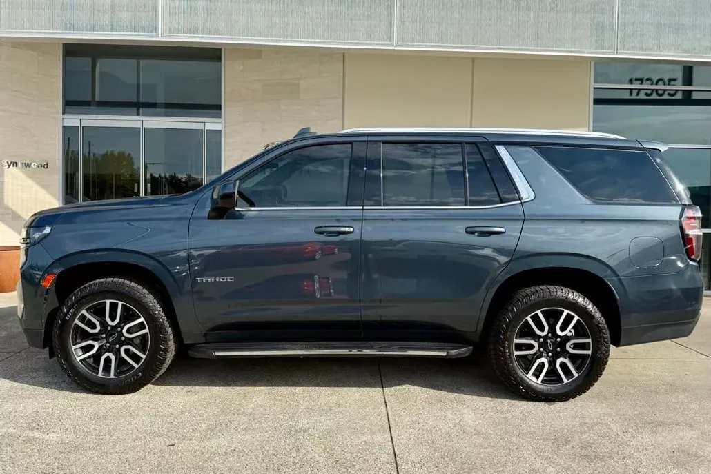 2021 Chevrolet Tahoe LT photo 1
