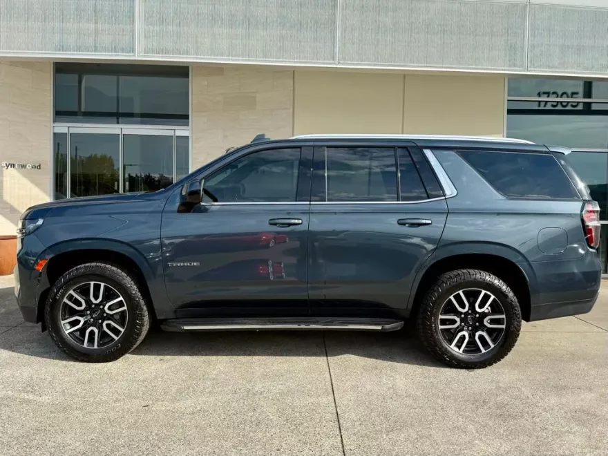 2021 Chevrolet Tahoe LT photo 1