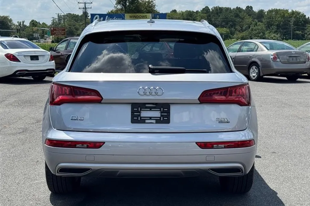 2018 Audi Q5 Premium photo 1