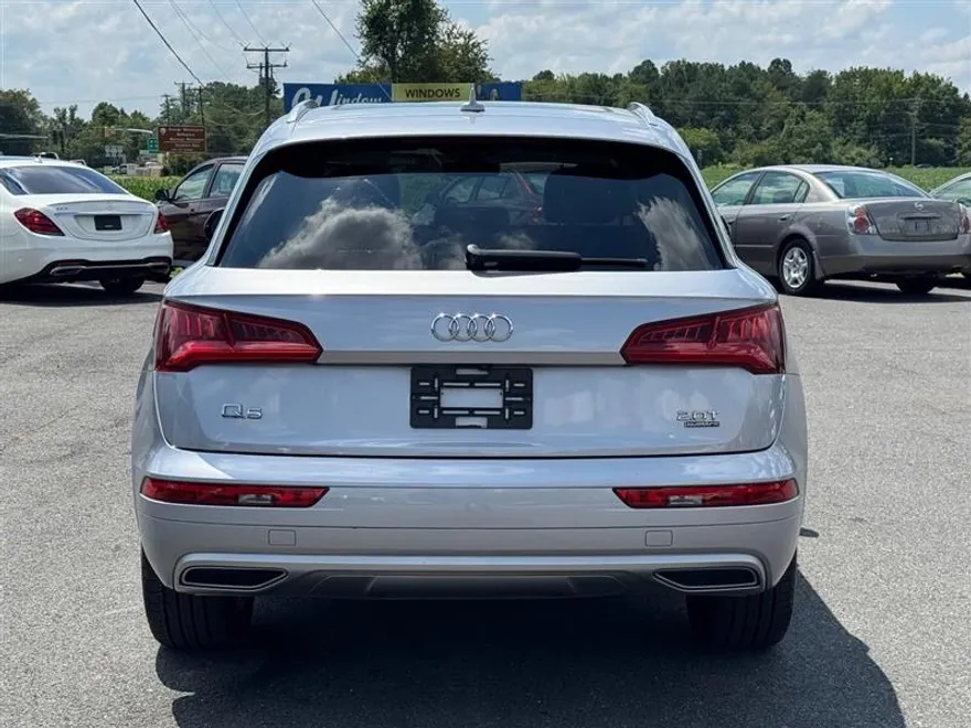 2018 Audi Q5 Premium photo 1