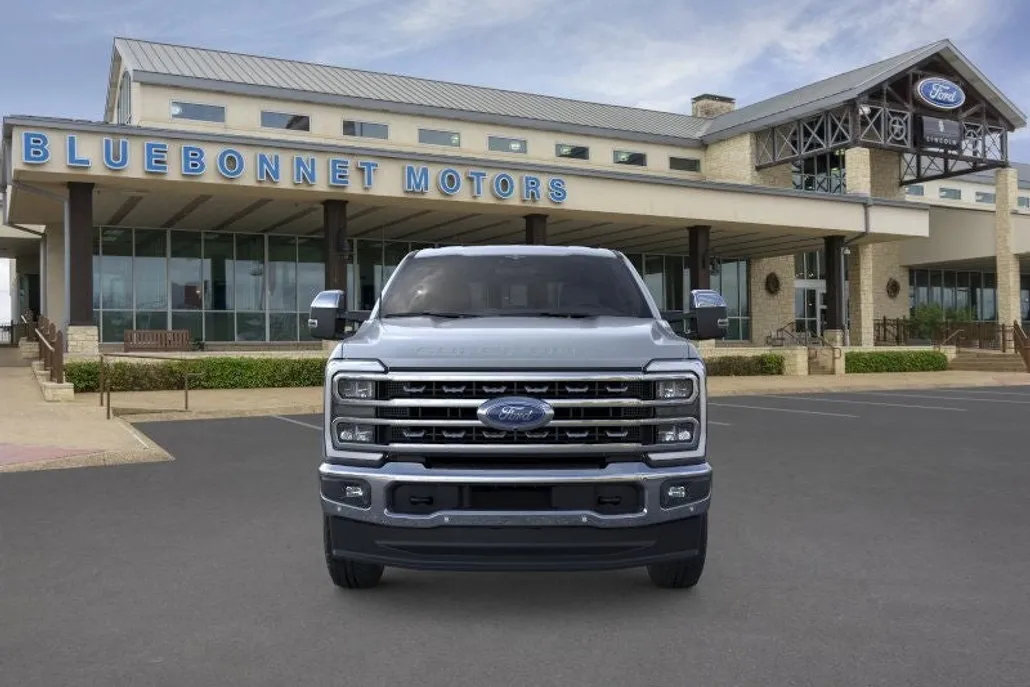2025 Ford F-250 Lariat photo 1