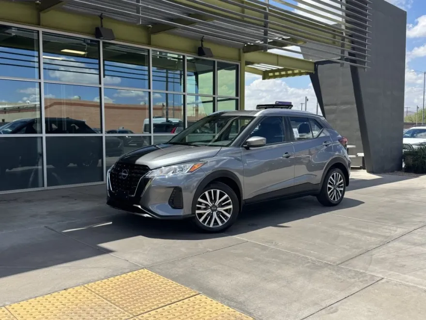 2023 Nissan Kicks SV photo 1