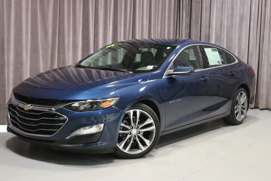 2021 Chevrolet Malibu 1LT photo 1