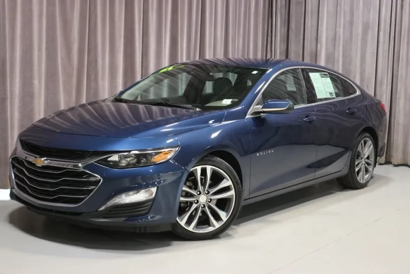 2021 Chevrolet Malibu 1LT photo 1
