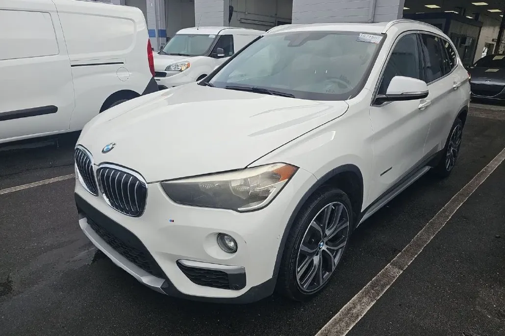 2017 Bmw X1 sDrive28i photo 1