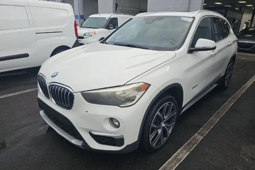 2017 Bmw X1 sDrive28i photo 1