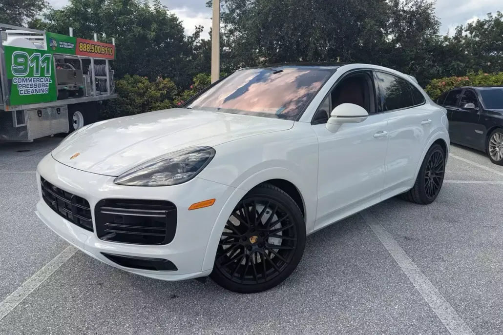 2022 Porsche Cayenne Coupe Turbo photo 1