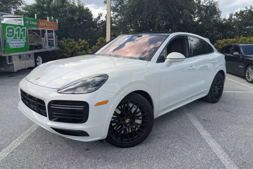 2022 Porsche Cayenne Coupe Turbo photo 1