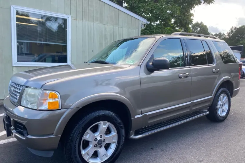2003 Ford Explorer Limited Sport photo 1