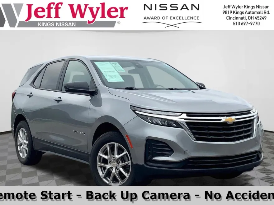 2023 Chevrolet Equinox LS photo 1