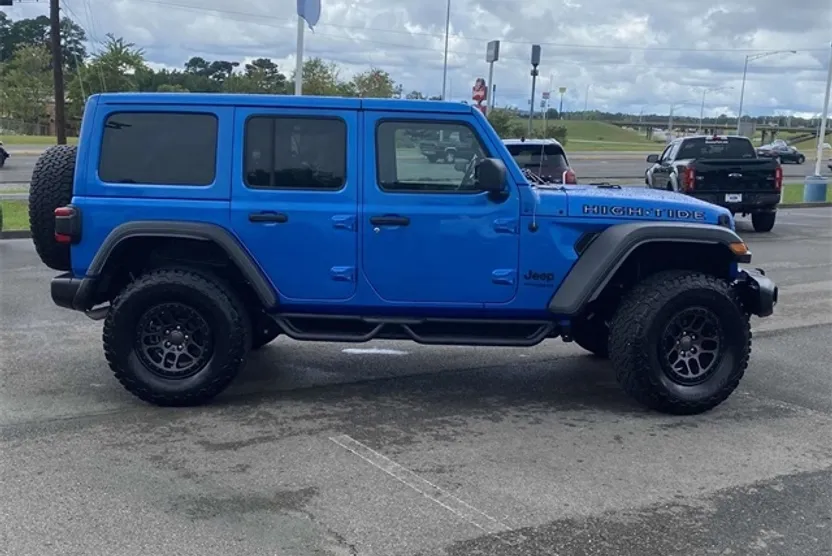 2022 Jeep Wrangler Unlimited High Tide photo 1