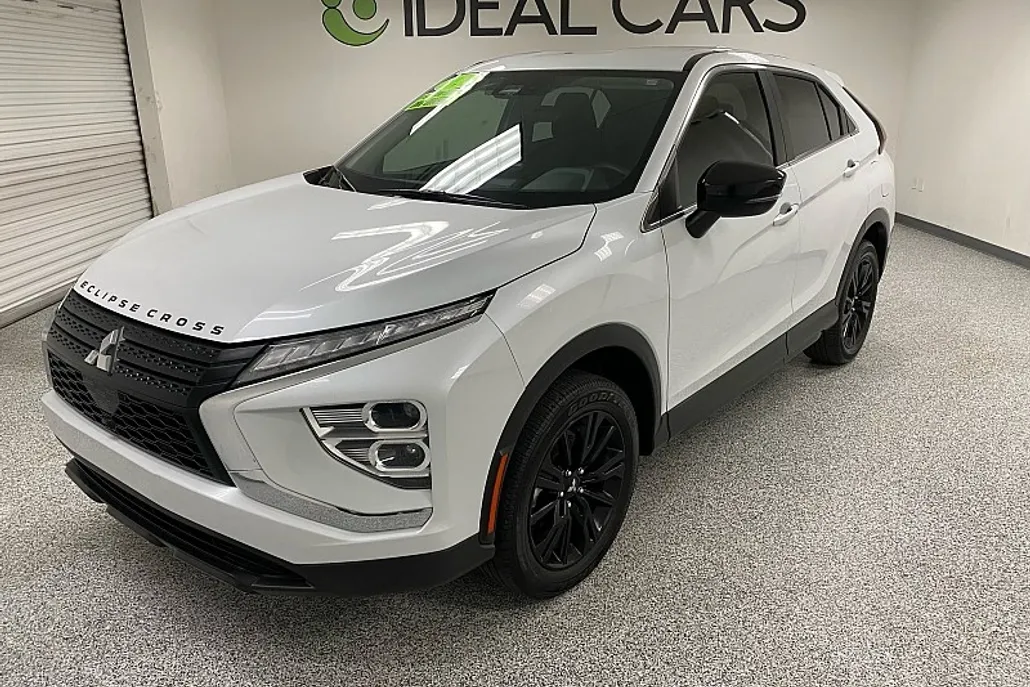 2024 Mitsubishi Eclipse Cross LE photo 1