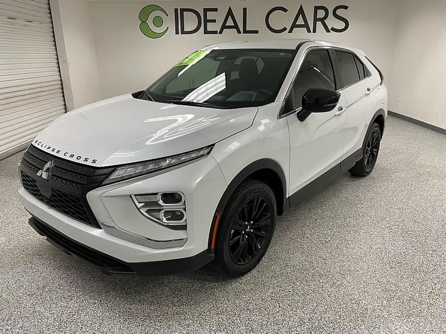 2024 Mitsubishi Eclipse Cross LE photo 1