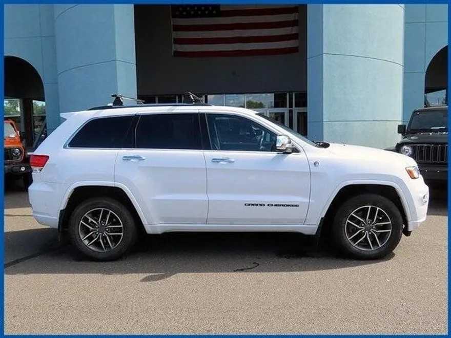 2019 Jeep Grand Cherokee Overland photo 1
