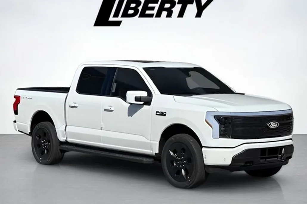 2025 Ford F-150 Lightning Platinum photo 1