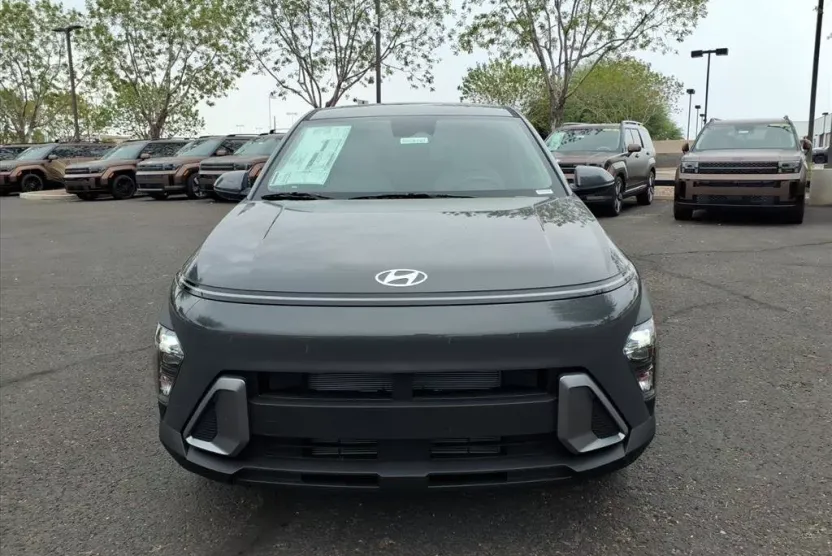 2026 Hyundai Kona SE photo 1