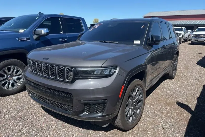 2024 Jeep Grand Cherokee L Summit photo 1