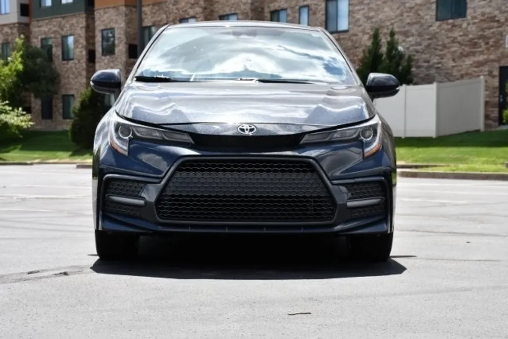 2021 Toyota Corolla SE photo 1