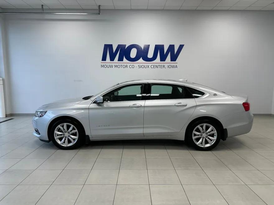 2018 Chevrolet Impala 1LT photo 1