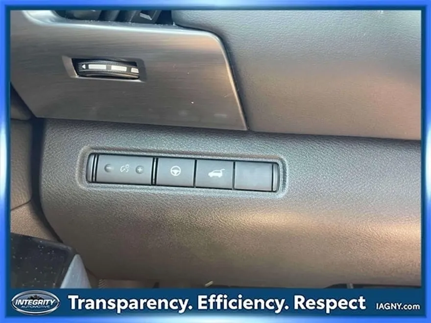 2024 Nissan Pathfinder SL photo 18
