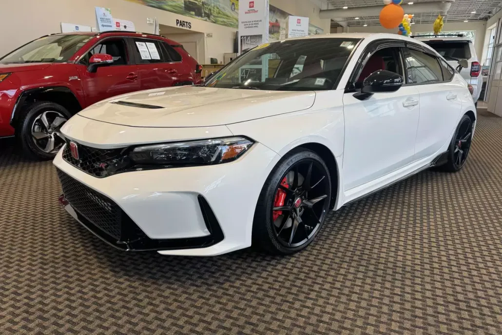 2024 Honda Civic Type R photo 1