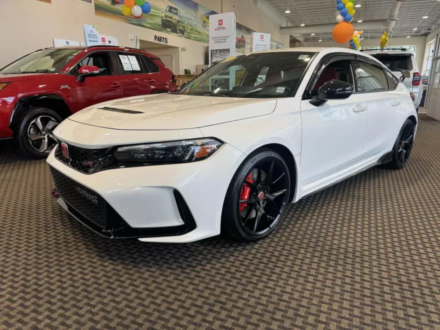 2024 Honda Civic Type R photo 1