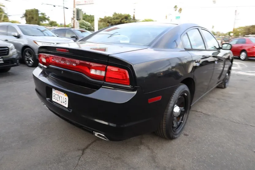 2011 Dodge Charger photo 1