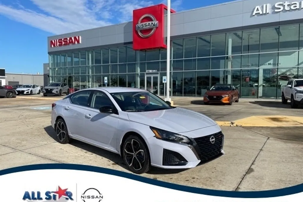 2025 Nissan Altima 2.5 SR photo 1