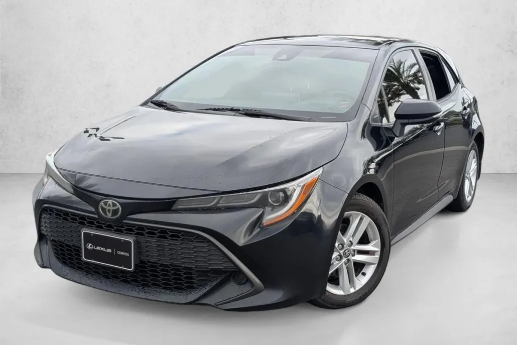 2022 Toyota Corolla SE photo 1