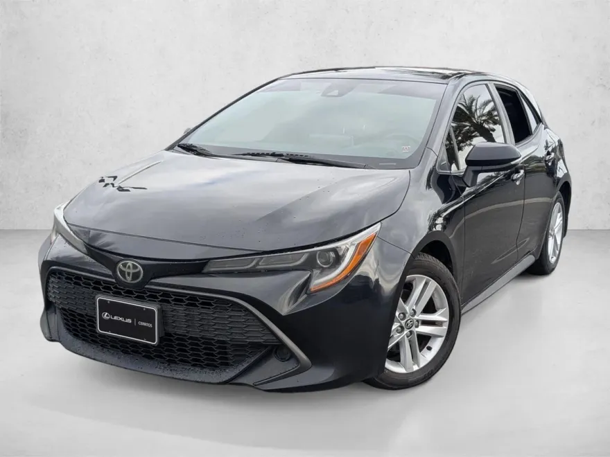 2022 Toyota Corolla SE photo 1