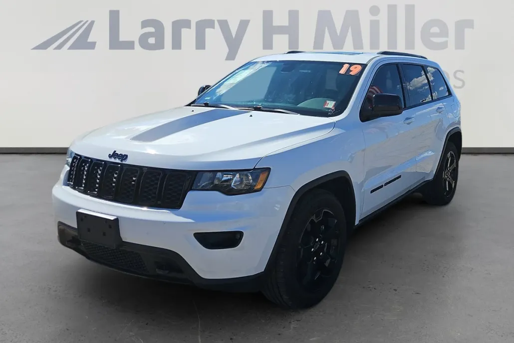 2019 Jeep Grand Cherokee Laredo Upland photo 1
