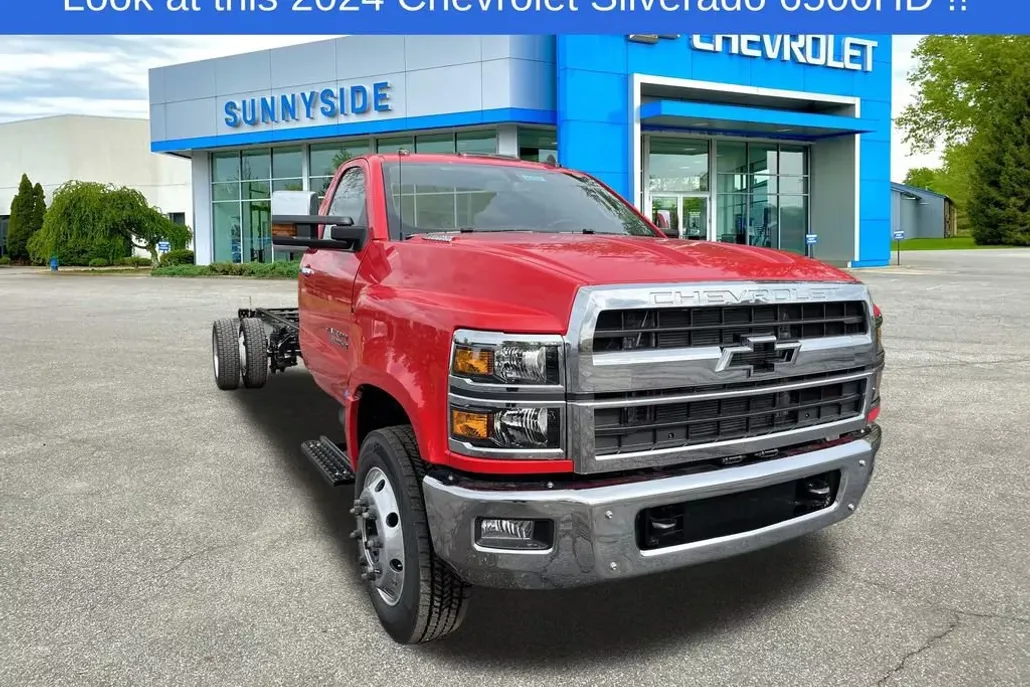 2024 Chevrolet Silverado 6500HD LT photo 1