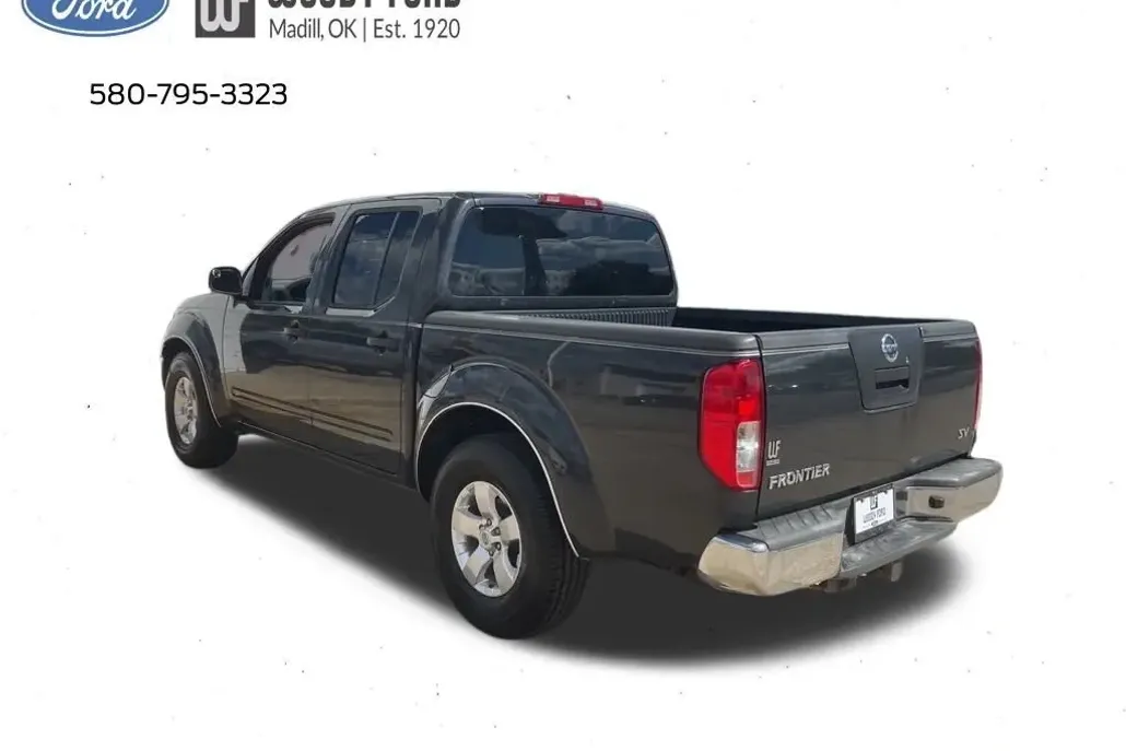 2011 Nissan Frontier SV photo 1