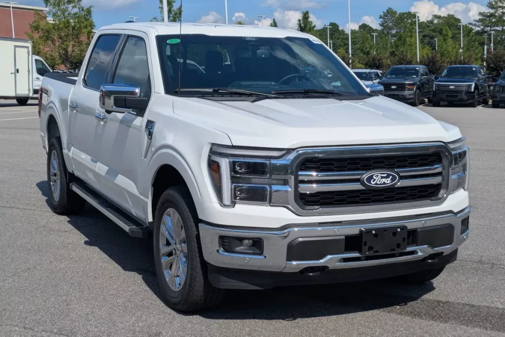 2025 Ford F-150 Lariat photo 1