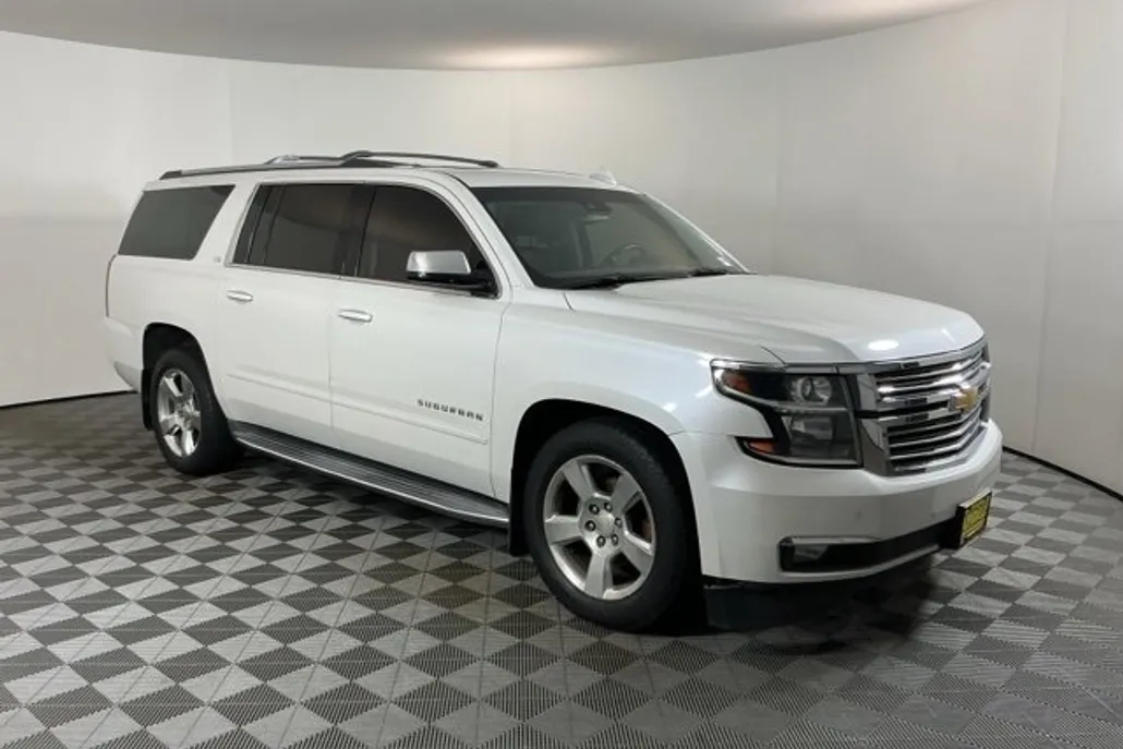 2016 Chevrolet Suburban LTZ photo 1