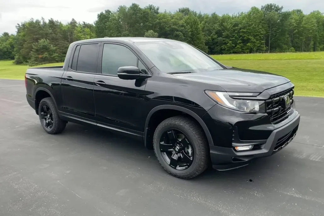 2025 Honda Ridgeline Black Edition photo 1