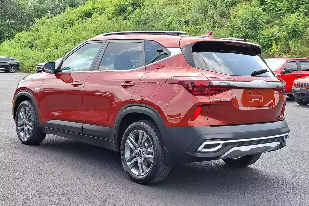 2022 Kia Seltos S photo 1