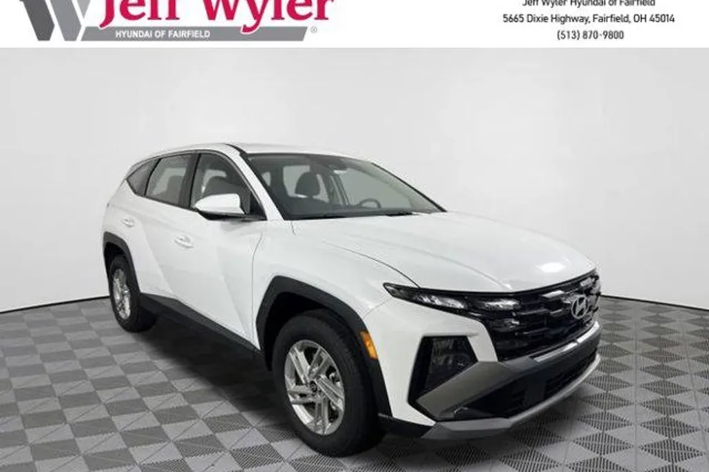 2025 Hyundai Tucson SE photo 1