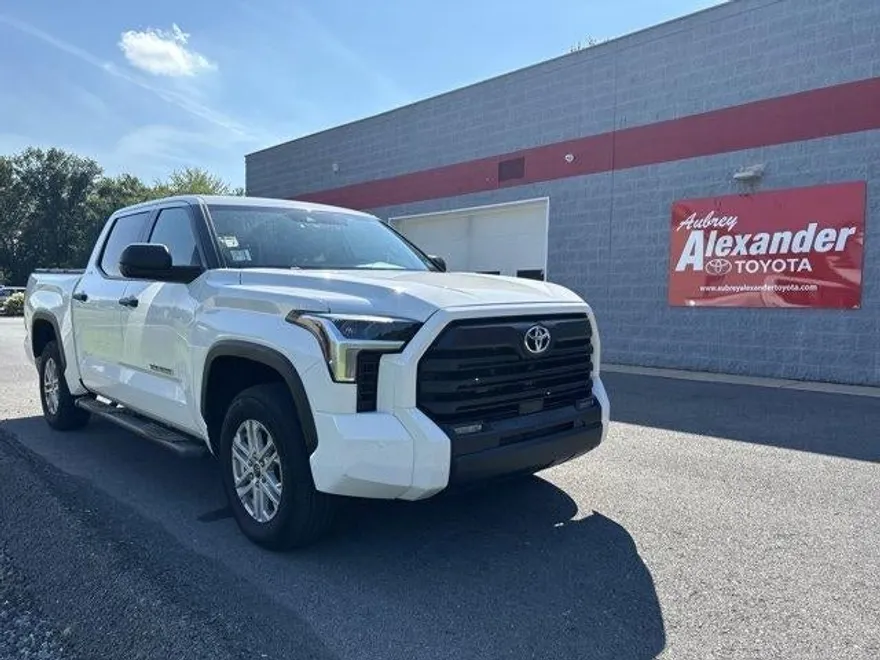 2024 Toyota Tundra SR5 CrewMax photo 1