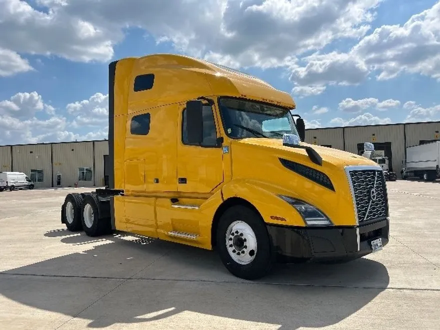 2022 Volvo Truck VNL photo 1