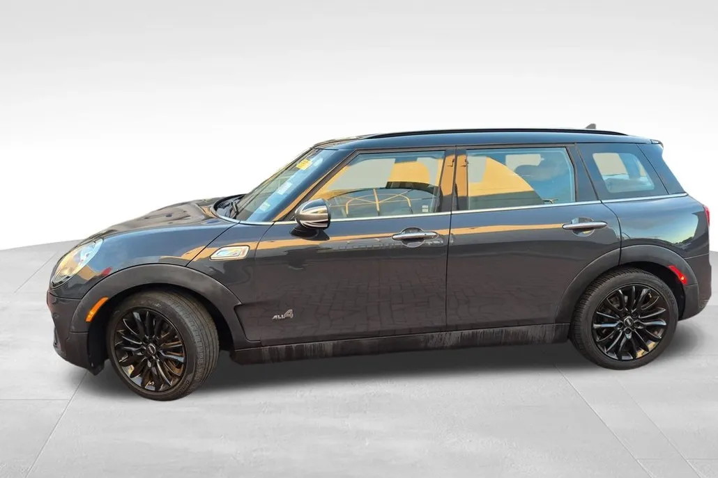 2019 Mini Cooper Base S ALL4 photo 1