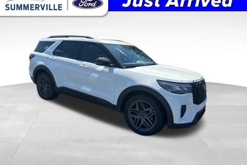 2025 Ford Explorer ST photo 1