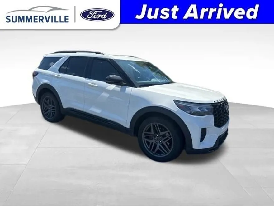 2025 Ford Explorer ST photo 1