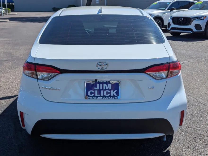2022 Toyota Corolla LE photo 1