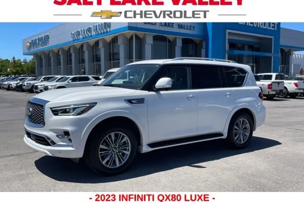 2023 Infiniti QX80 Luxe photo 1